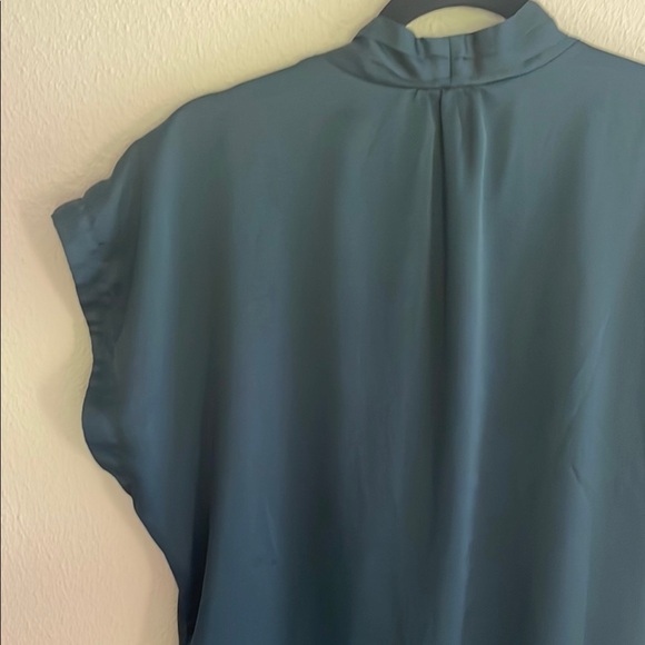 Chic Forest Green Women's Tunic Dress - Picture 5 of 5